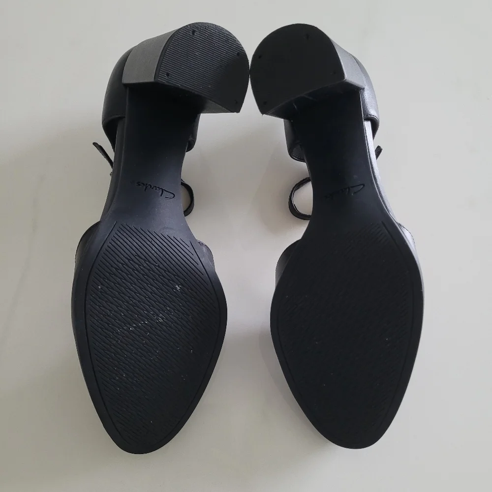 Clarks Black T-Strap Women's Heels - Picture 5 of 7